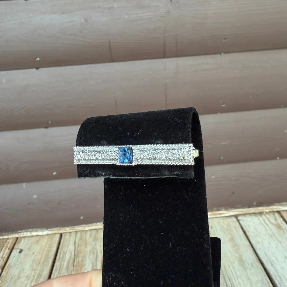 Vintage Silver Tone Bark Textured Tie Clip Blue Emerald Cut Rhinestone